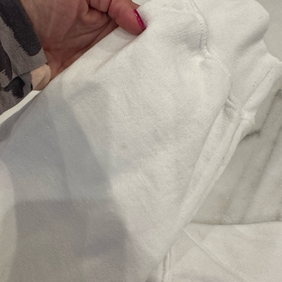 Skull sweatshirt. Size large. Unisex size. - Picture 5 of 7